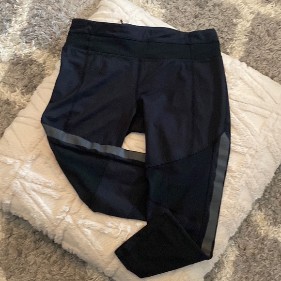 Black mesh, lulu leggings! - Picture 3 of 6